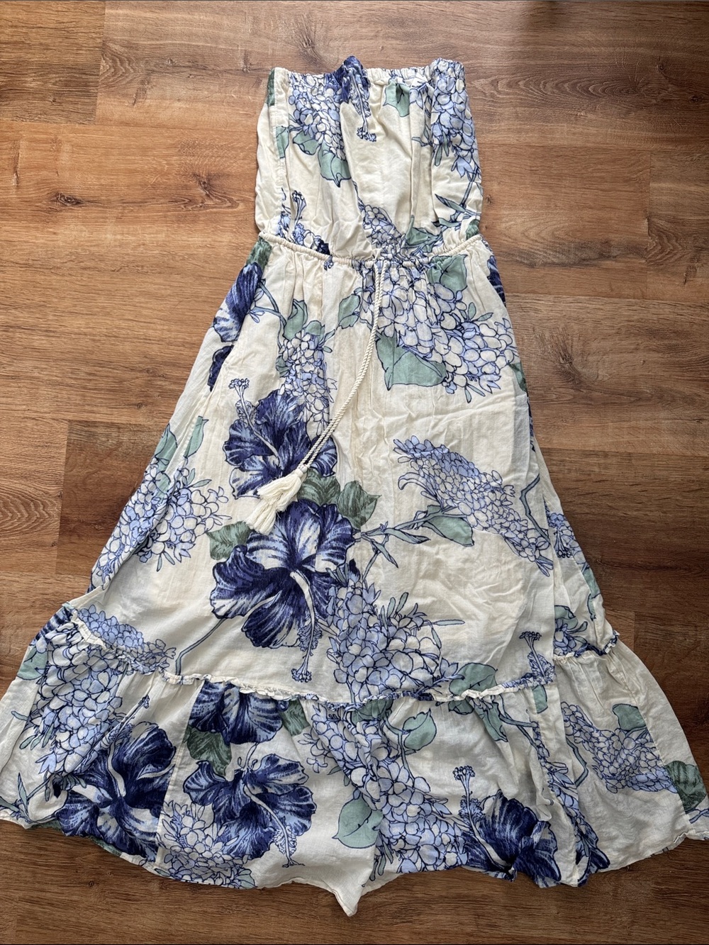 Abercrombie and Fitch Strapless Easy Waist Maxi Dress